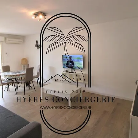 Apartment Hyeres-centre T3 Renove Rez De Jardin -parking/wifi/clim Salon