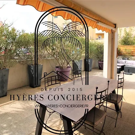Hyeres-centre T3 Renove Rez De Jardin -parking/wifi/clim Salon Apartment *